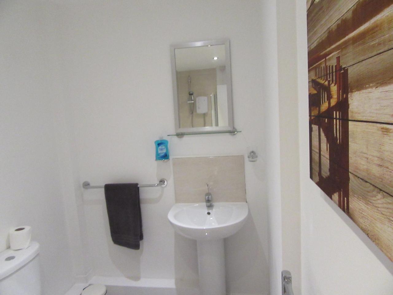 No 6 At 19 Ivanhoe - Large 2 Bed Near Sefton Park And Lark Lane Apartment