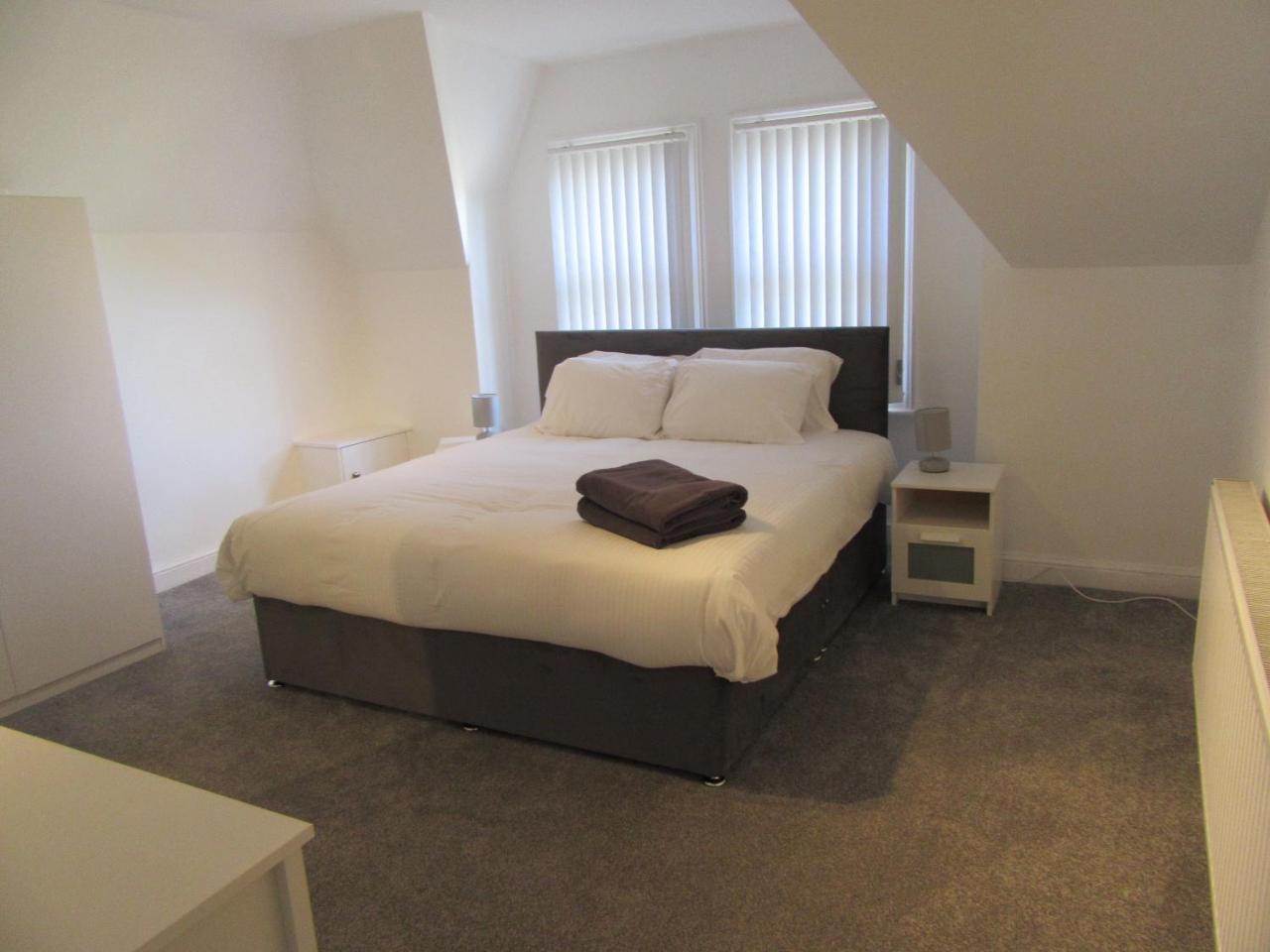 No 6 At 19 Ivanhoe - Large 2 Bed Near Sefton Park And Lark Lane Liverpool