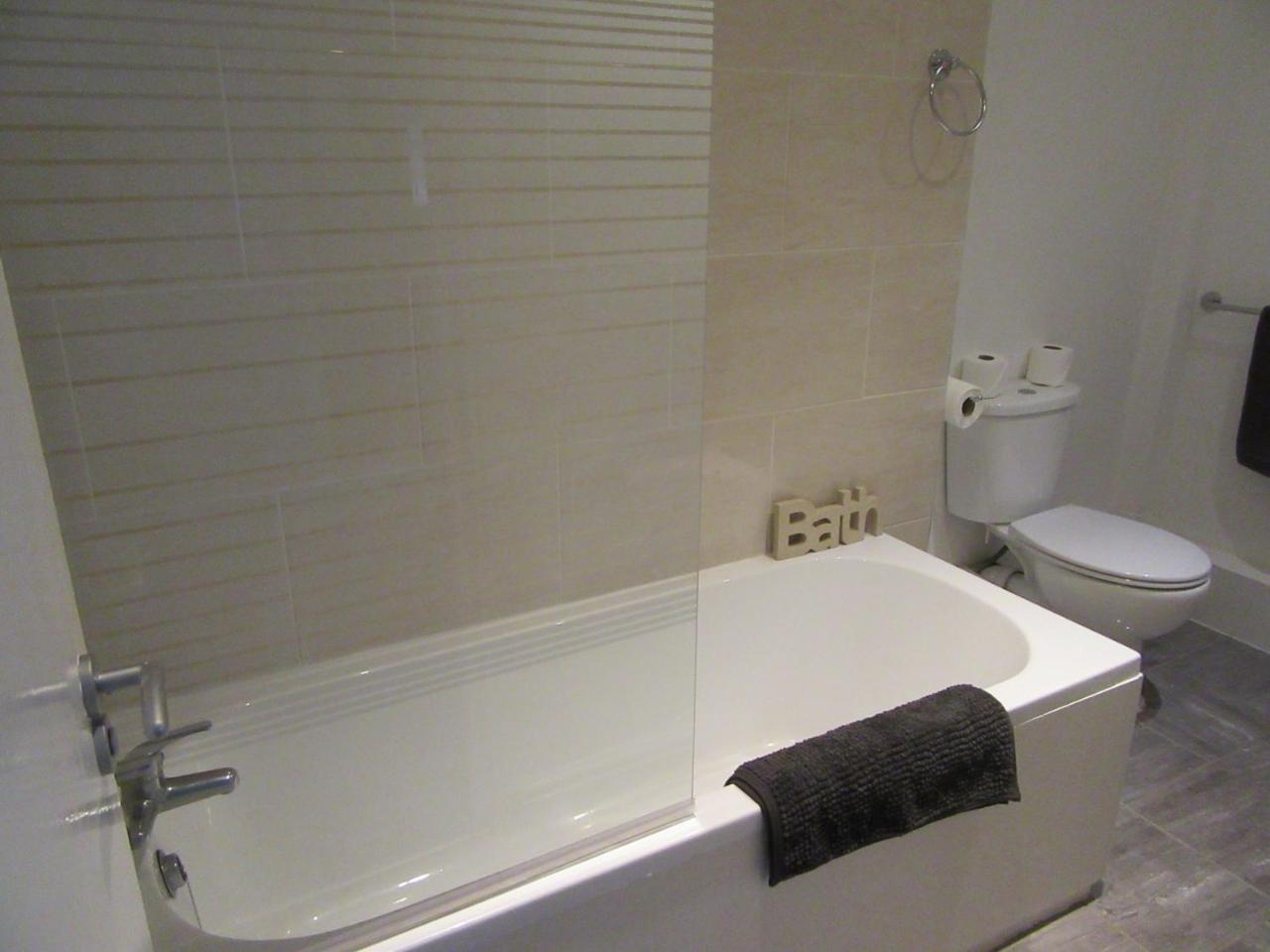 No 6 At 19 Ivanhoe - Large 2 Bed Near Sefton Park And Lark Lane