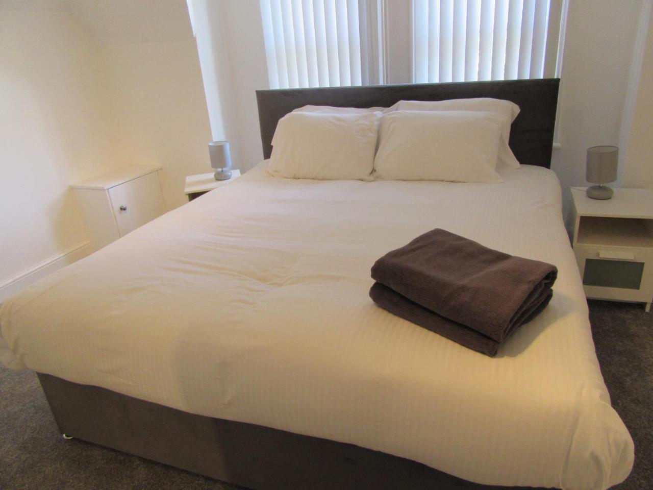 No 6 At 19 Ivanhoe - Large 2 Bed Near Sefton Park And Lark Lane Apartment *
