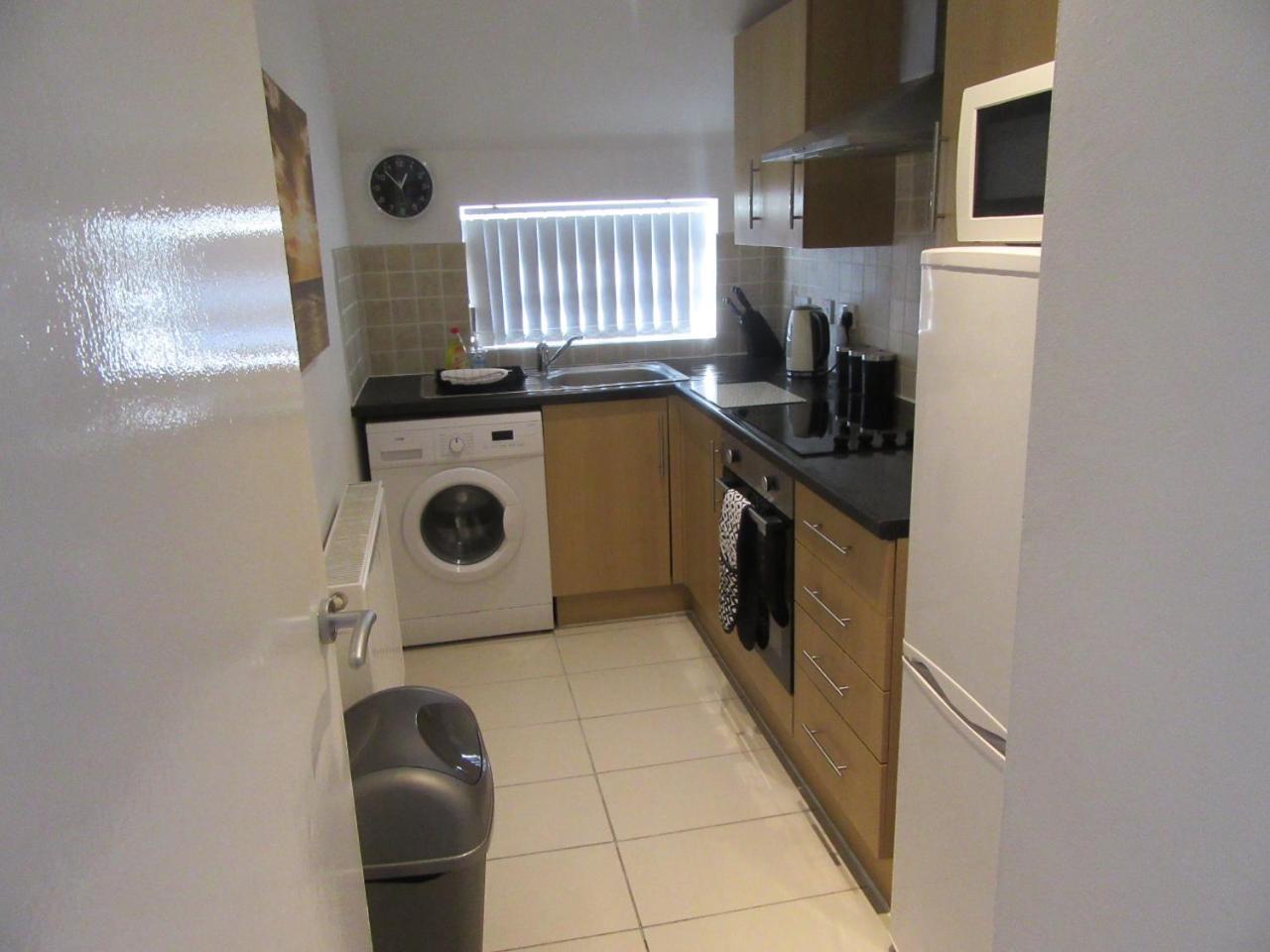 No 6 At 19 Ivanhoe - Large 2 Bed Near Sefton Park And Lark Lane * Liverpool