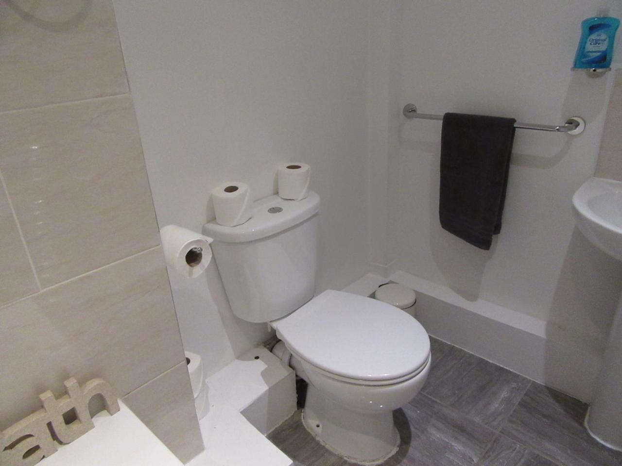 No 6 At 19 Ivanhoe - Large 2 Bed Near Sefton Park And Lark Lane Liverpool