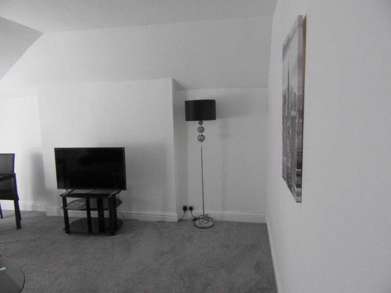 No 6 At 19 Ivanhoe - Large 2 Bed Near Sefton Park And Lark Lane Liverpool